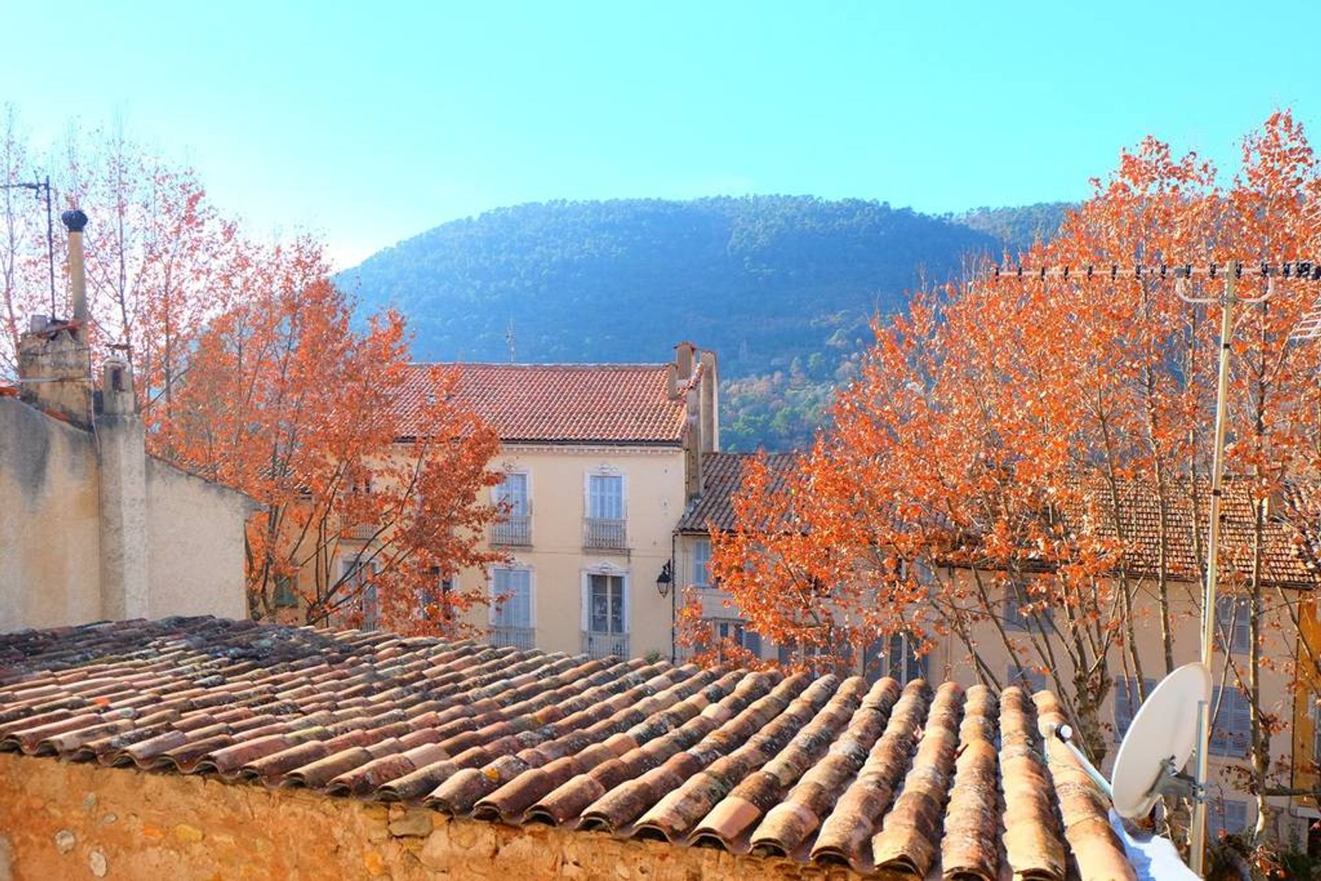 Кондоминиум в Bargemon, Provence-Alpes-Cote d'Azur 10098373