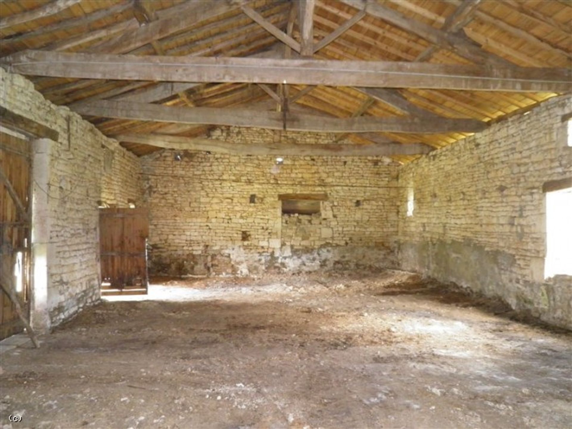 Andere in Villefagnan France, Poitou-Charentes 10098391