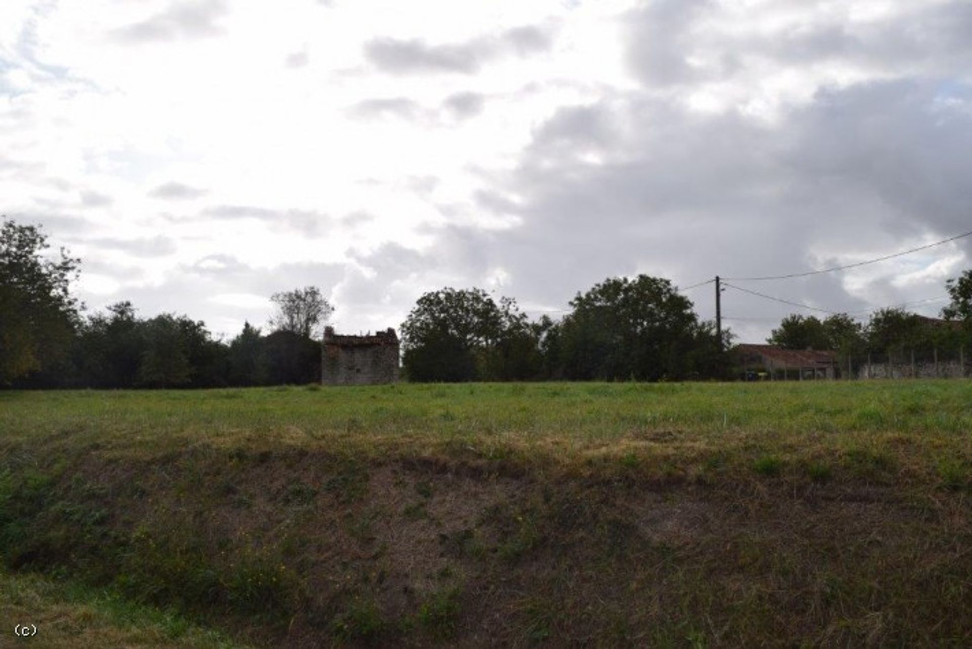 Land in Tuzie, Poitou-Charentes 10098397