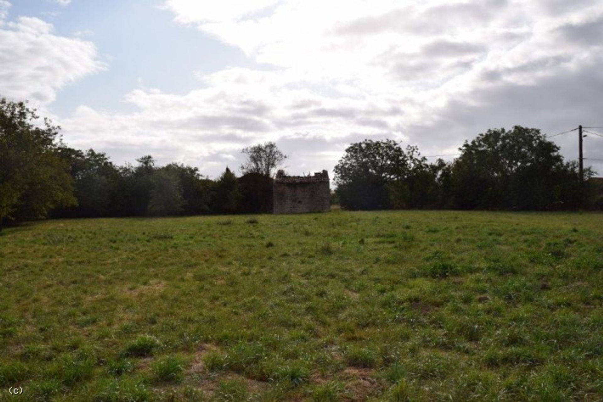 Land in Tuzie, Poitou-Charentes 10098397