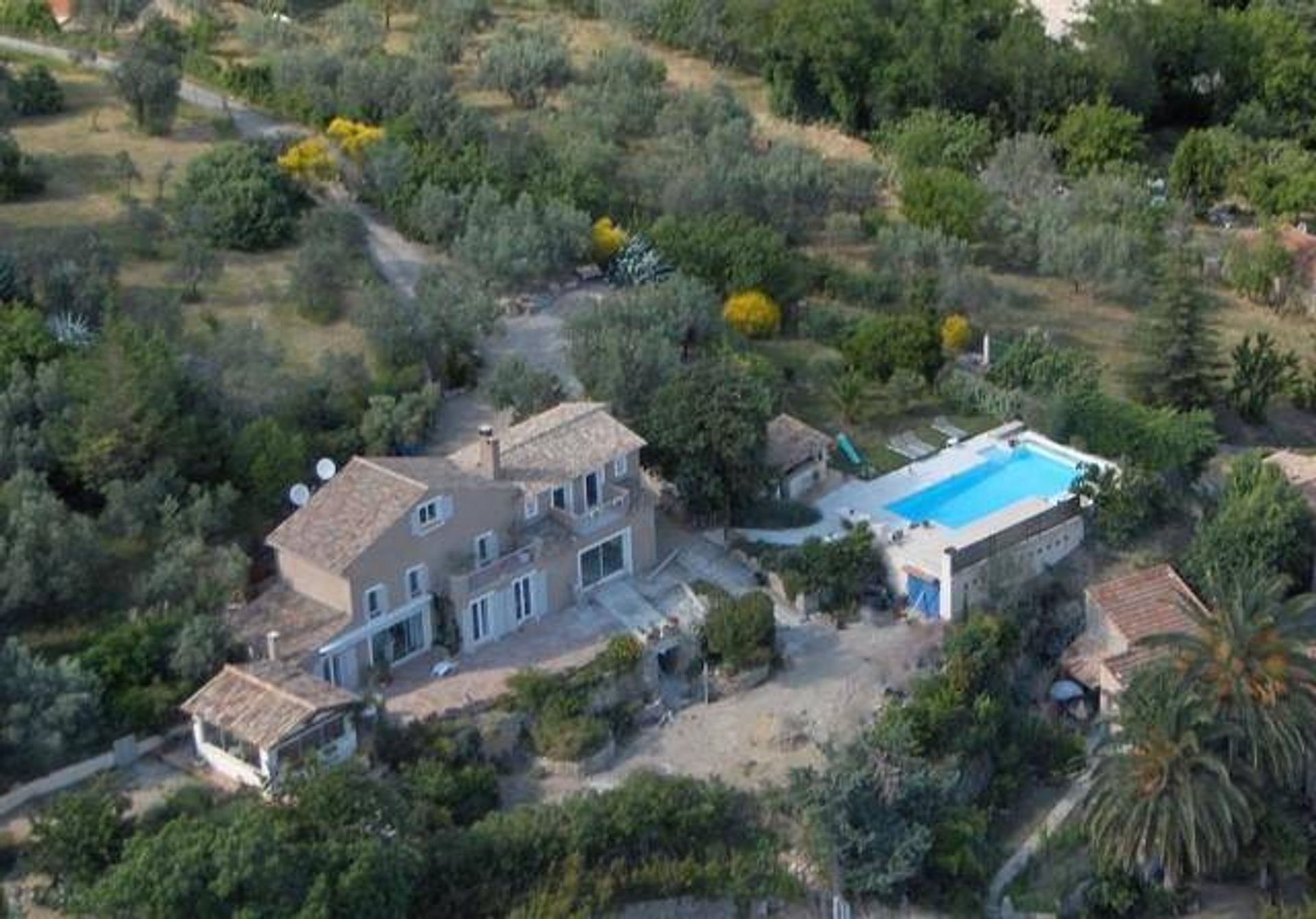 casa en Callas, Provence-Alpes-Cote d'Azur 10098410