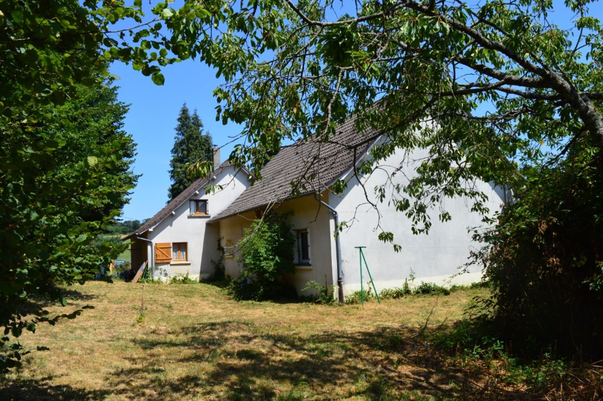 Haus im La Croisille-sur-Briance, Limousin 10098413