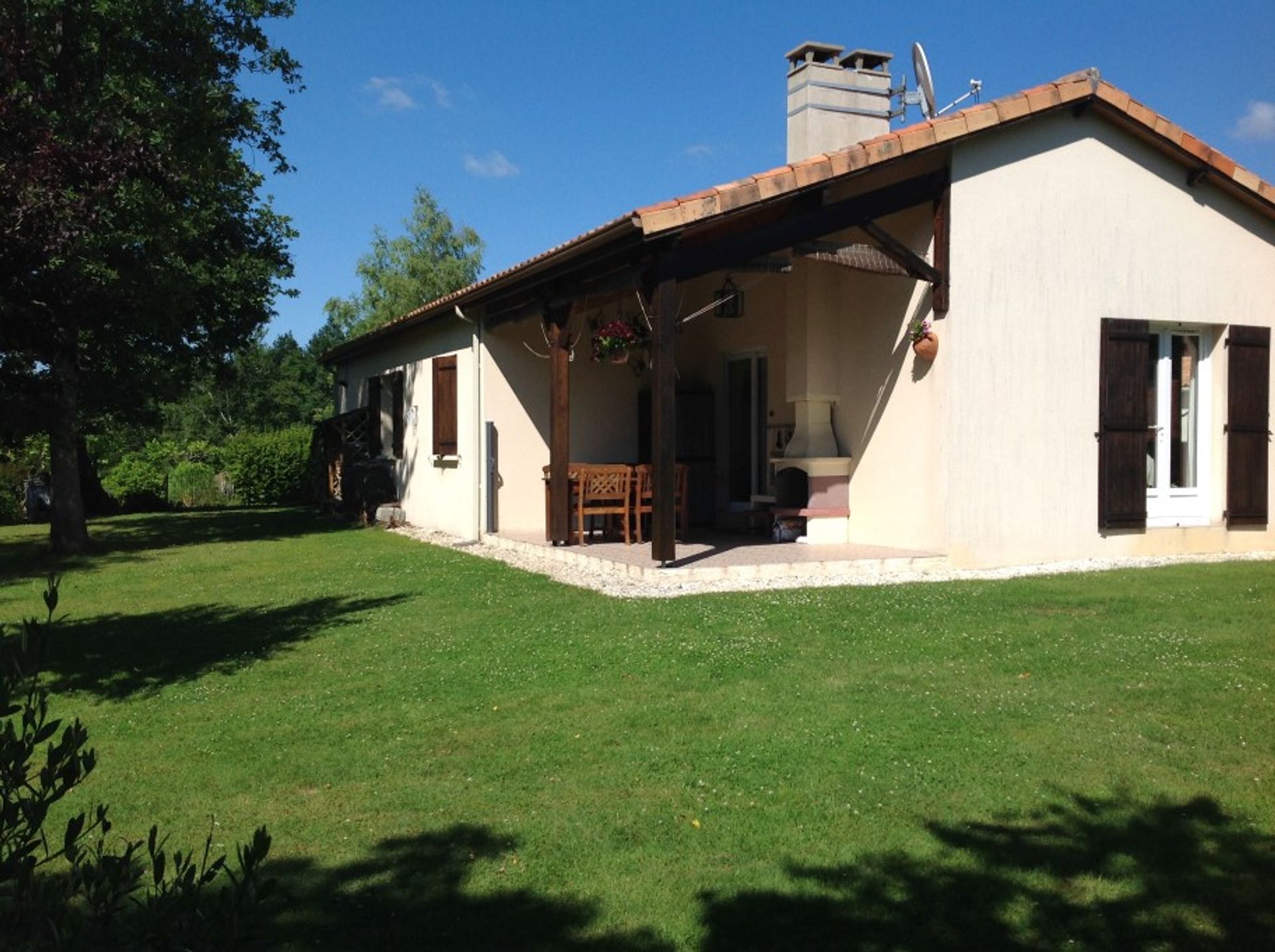 Rumah di Ecuras, Poitou-Charentes 10098426