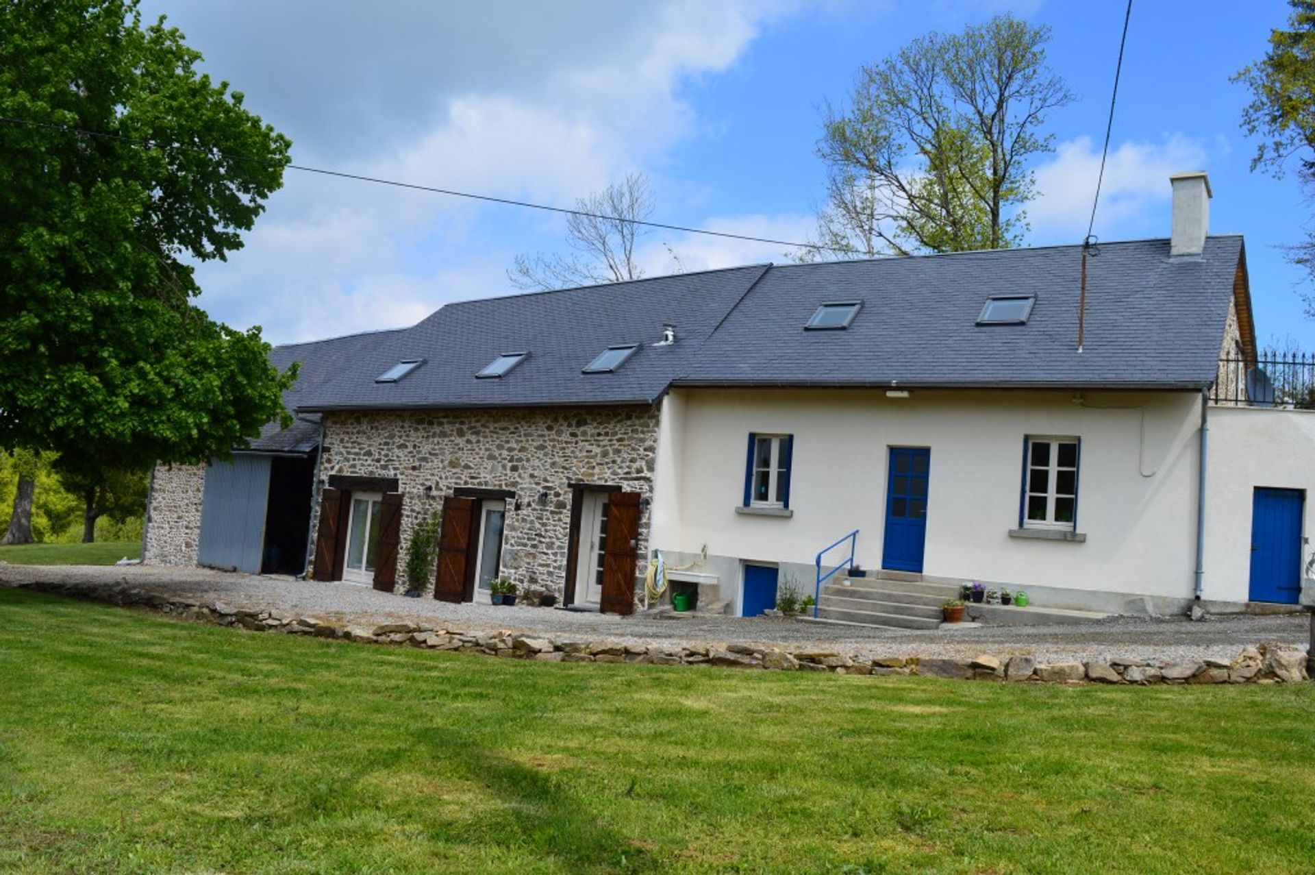 بيت في La Croisille-sur-Briance, Limousin 10098427