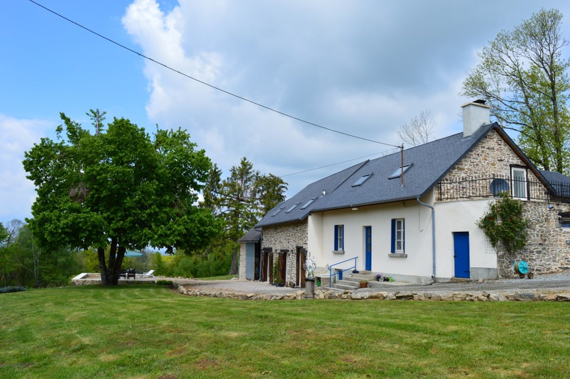 بيت في La Croisille-sur-Briance, Limousin 10098427