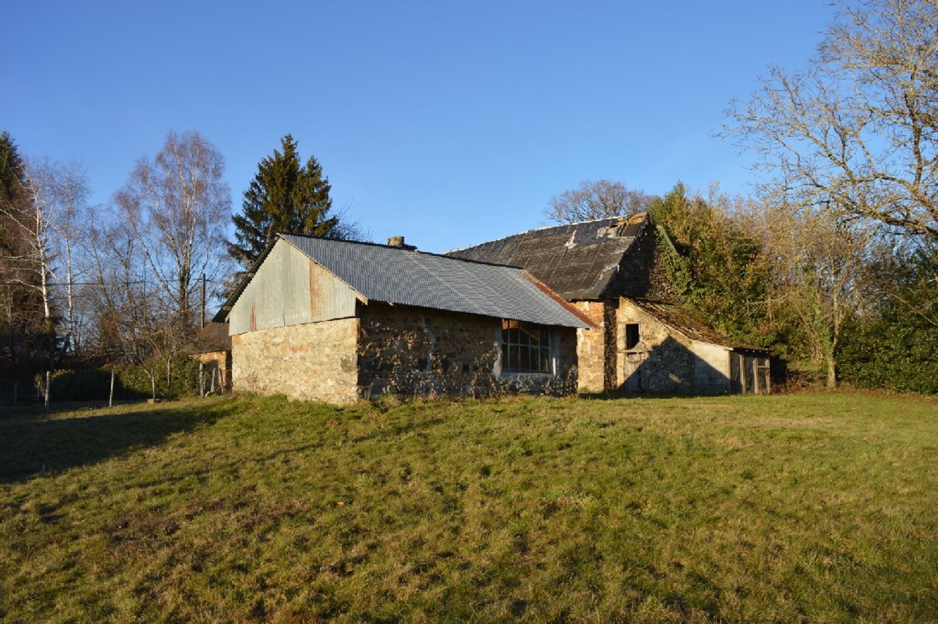 Будинок в Chamberet, Limousin 10098428