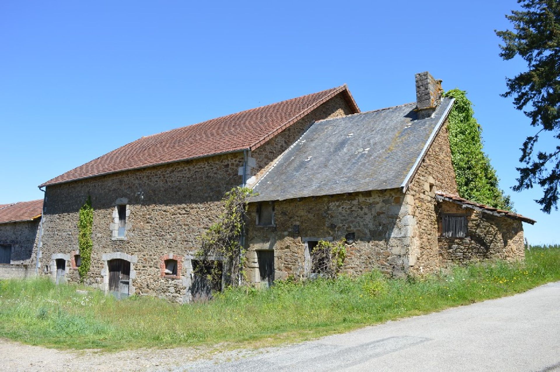 Hus i Bujaleuf, Nouvelle-Aquitaine 10098429