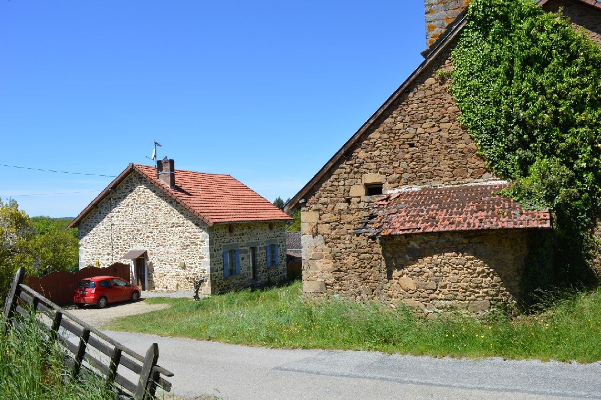 loger dans Bujaleuf, Limousin 10098429