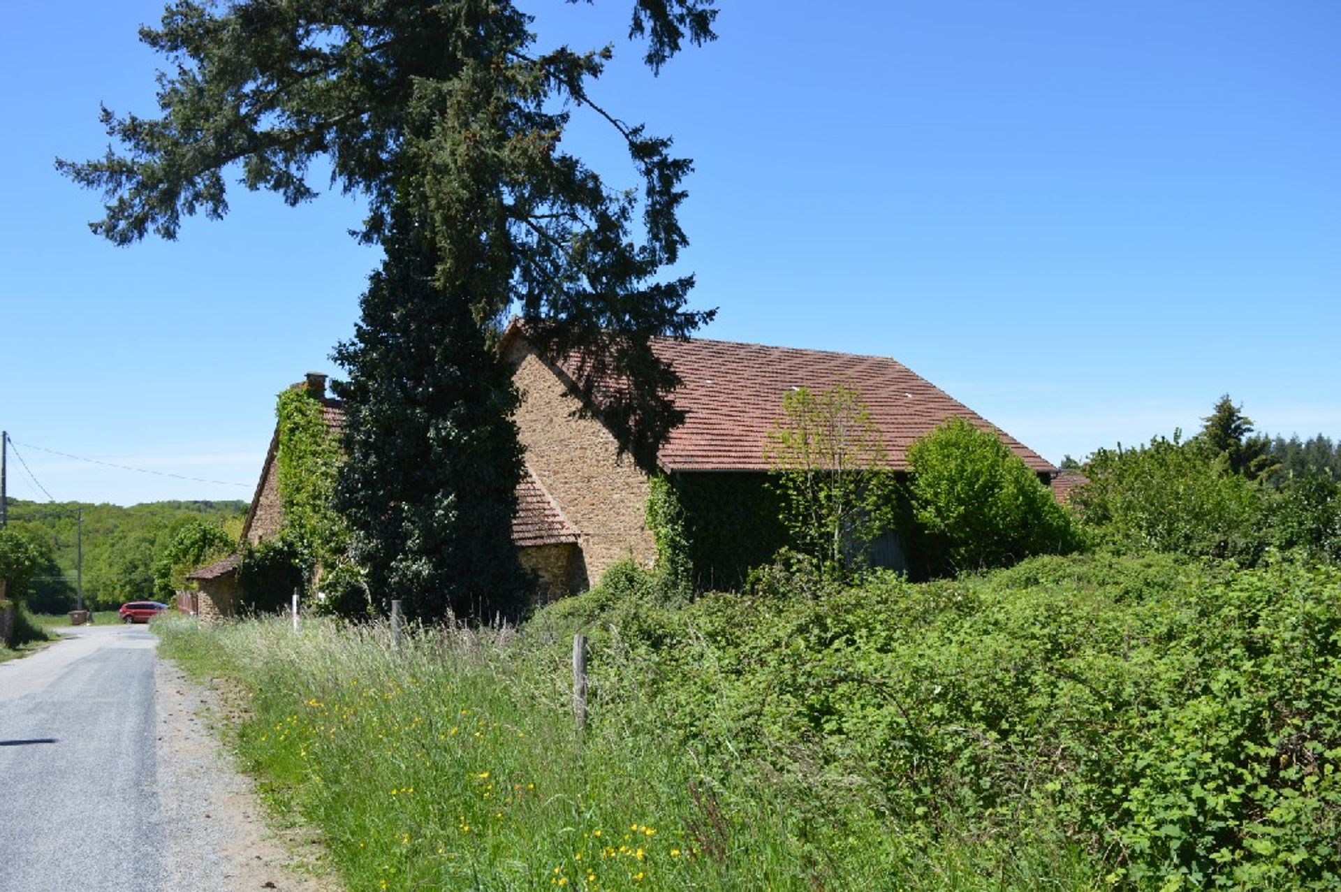 loger dans Bujaleuf, Limousin 10098429