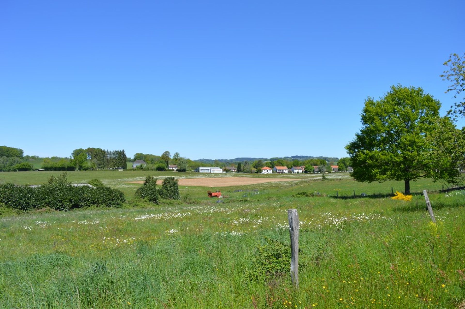 loger dans Bujaleuf, Limousin 10098429