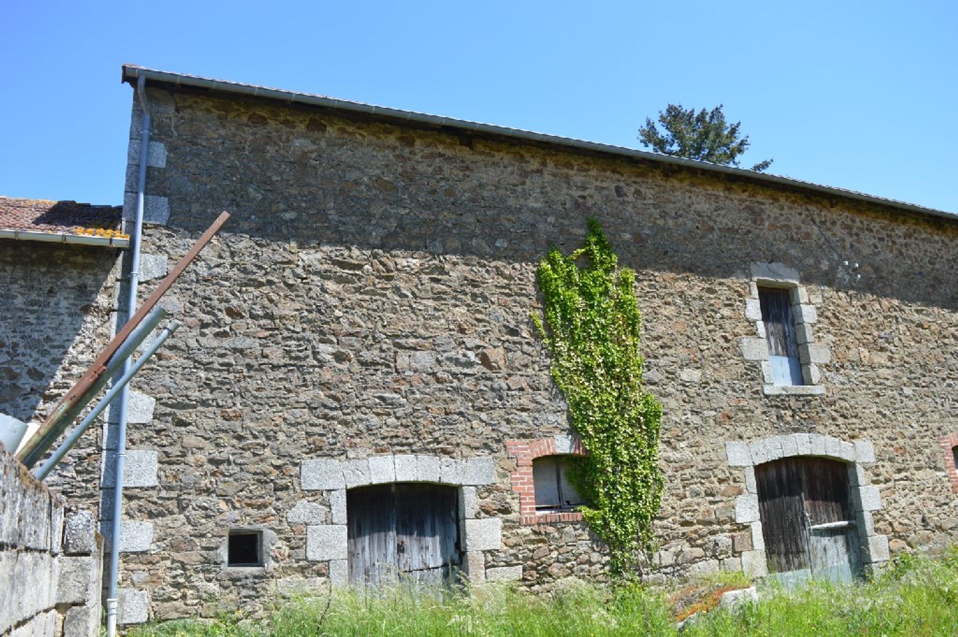 loger dans Bujaleuf, Limousin 10098429