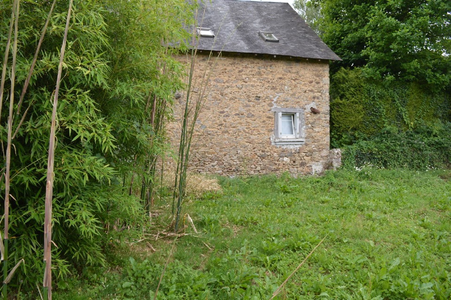 بيت في La Croisille-sur-Briance, Limousin 10098434