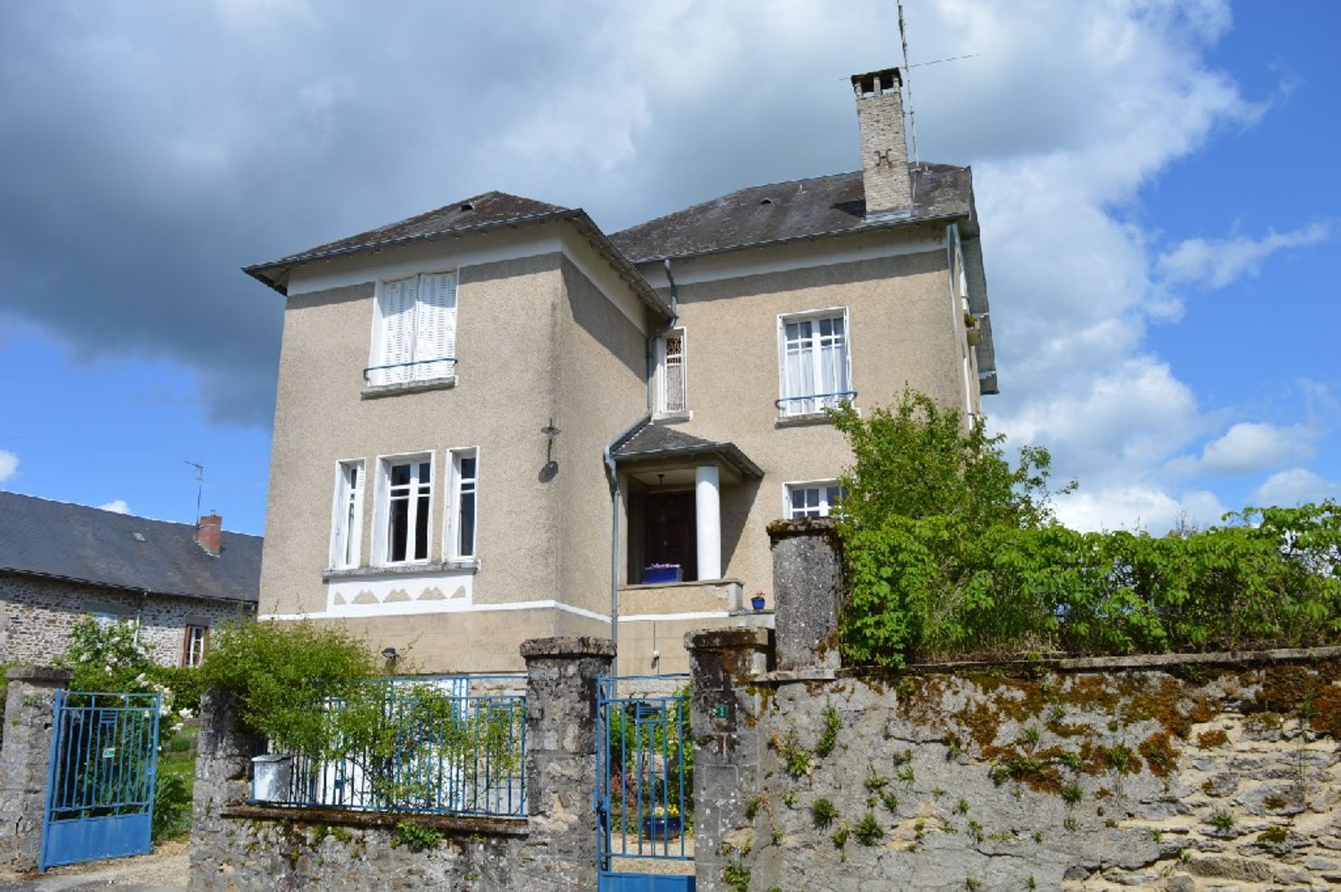 Будинок в La Croisille-sur-Briance, Limousin 10098439