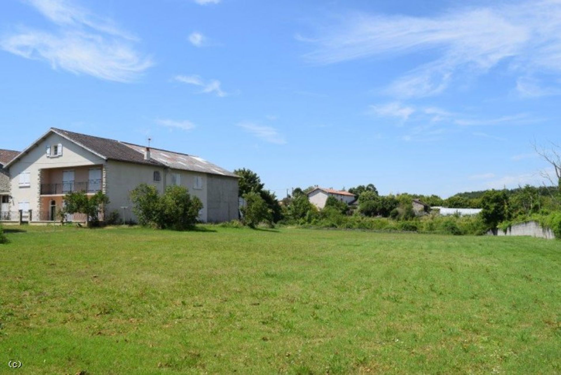 жилой дом в Verteuil-sur-Charente, Poitou-Charentes 10098444