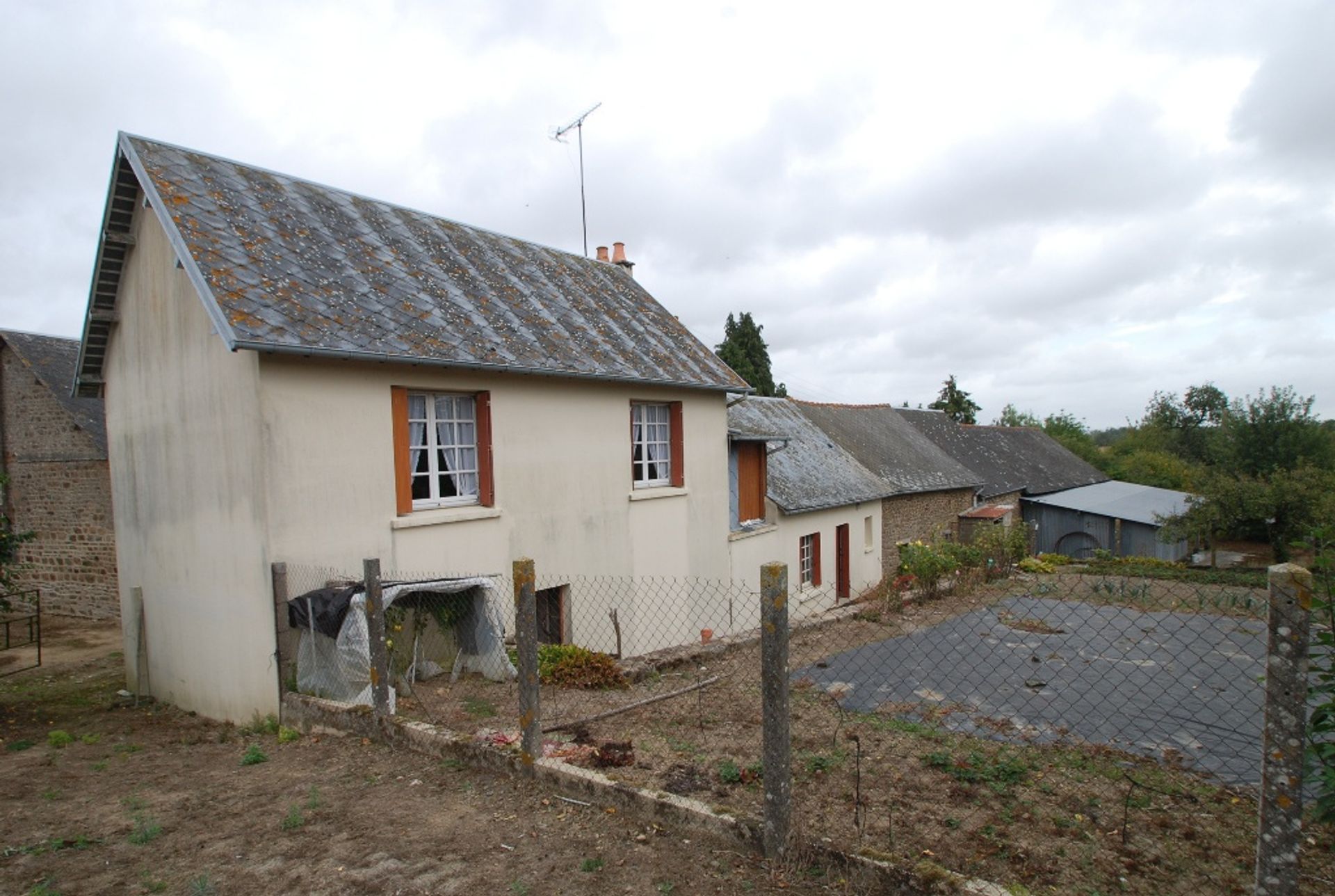 Talo sisään Chevaigne-du-Maine, Pays de la Loire 10098473