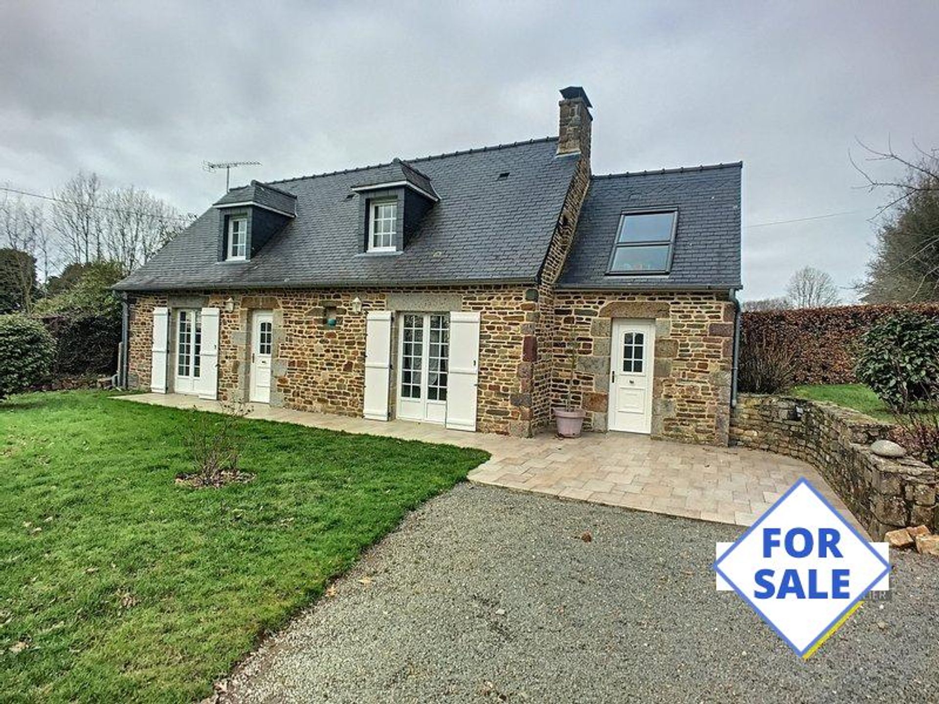 casa no Le Mesnil-Bonant, Basse-Normandie 10098505