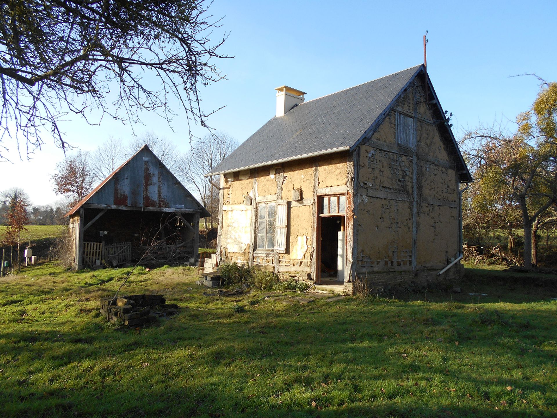 Hus i Isigny-le-Buat, Basse-Normandie 10098530