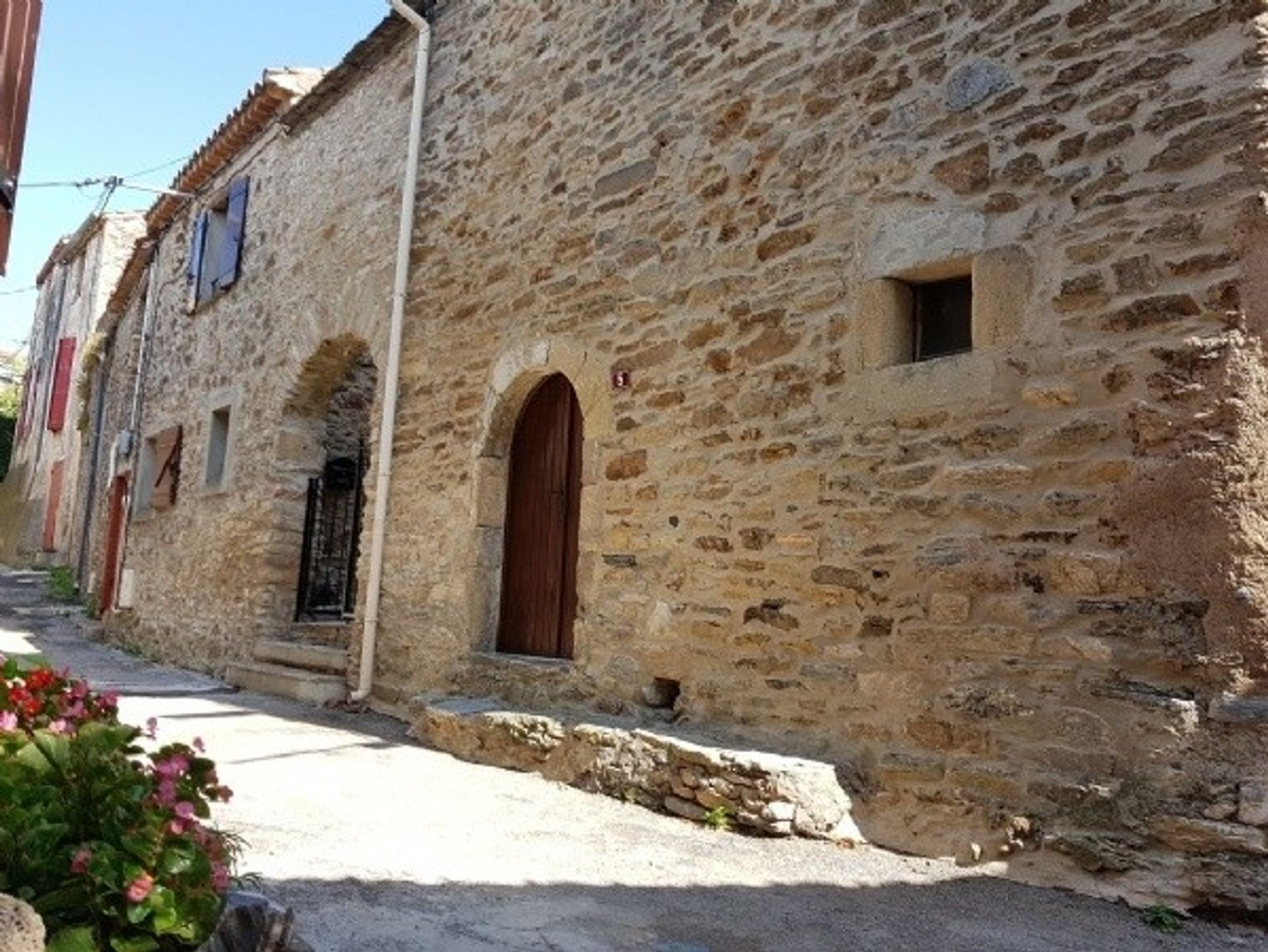 rumah dalam Faugeres, Occitanie 10098608