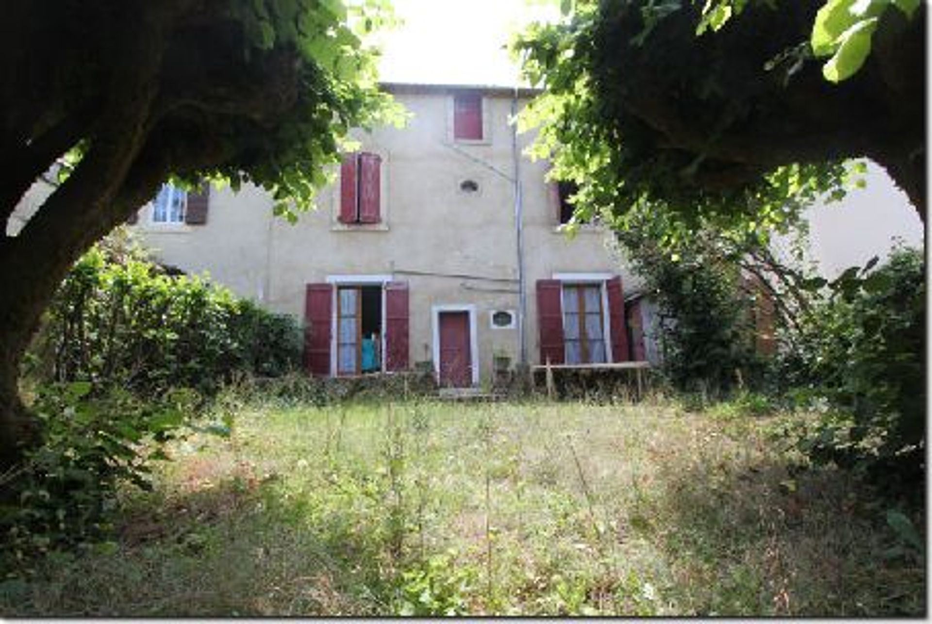 Condominium in Siorac-en-Perigord, Aquitaine 10098687