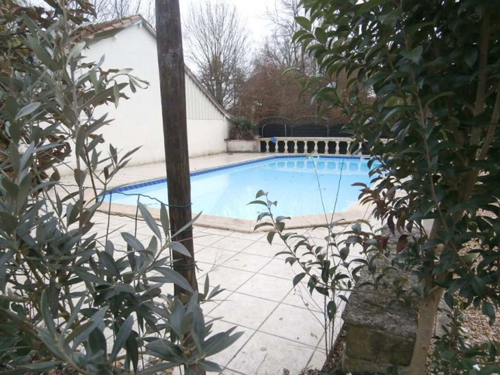 House in Saint-Seurin-sur-l'Isle, Nouvelle-Aquitaine 10098745