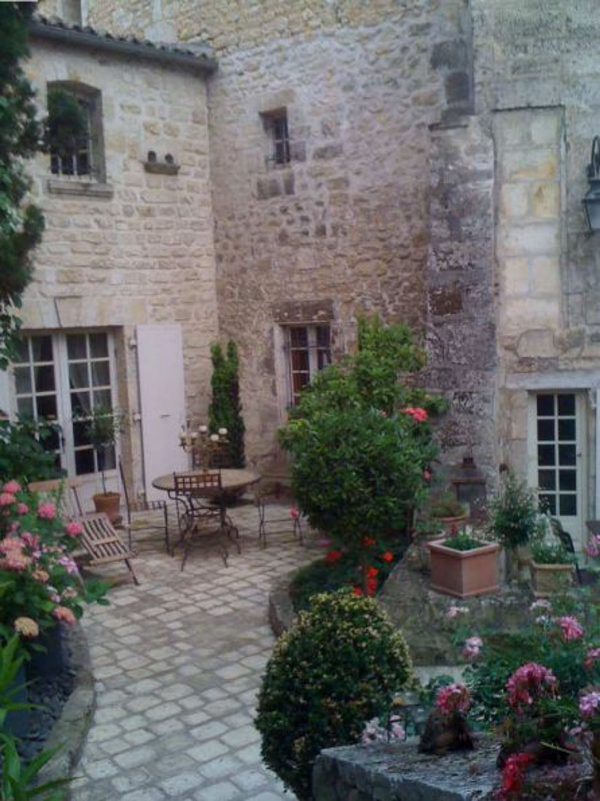 rumah dalam Angouleme, Nouvelle-Aquitaine 10098755