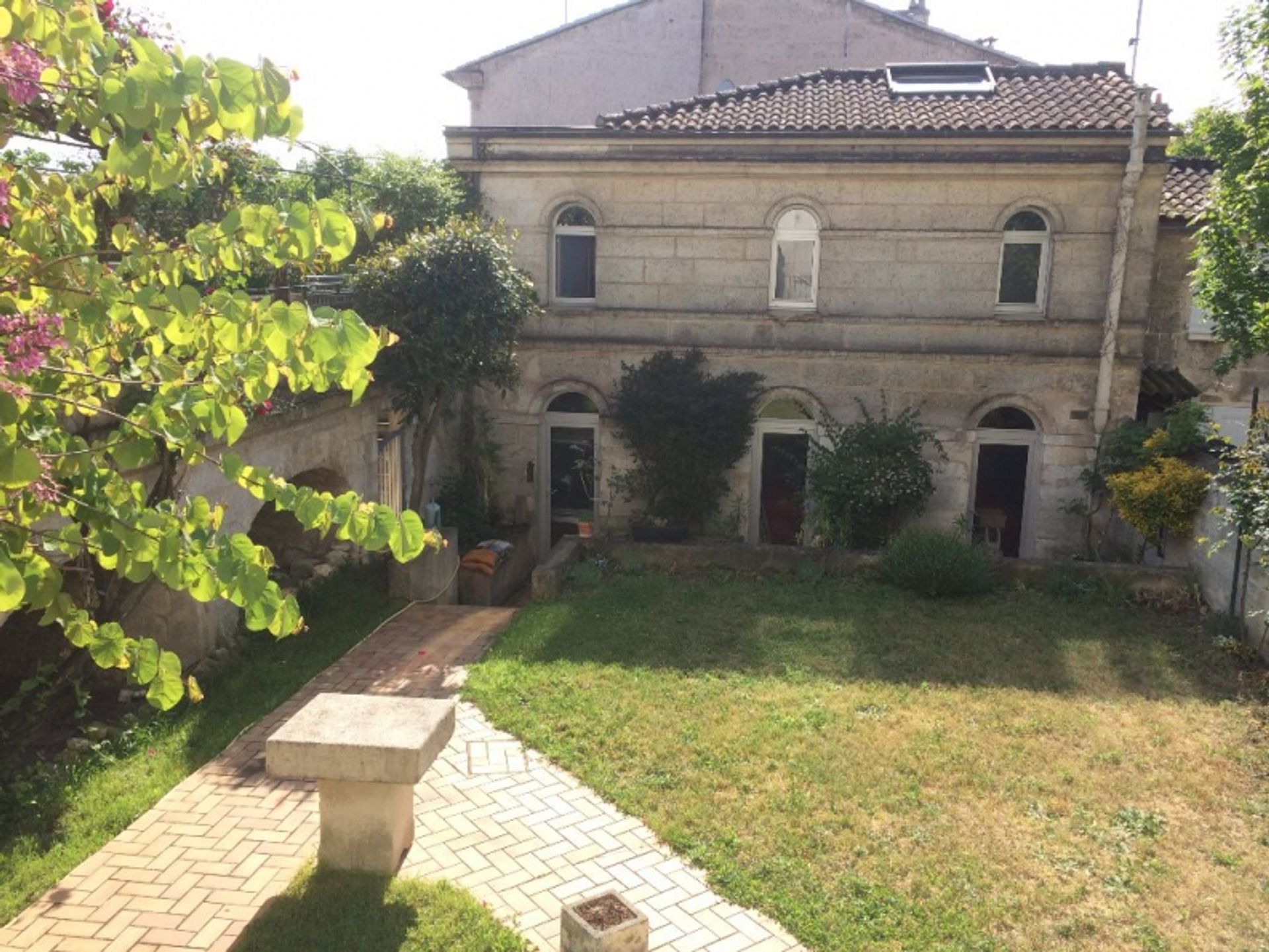 Casa nel Angouleme, Nouvelle-Aquitaine 10098903