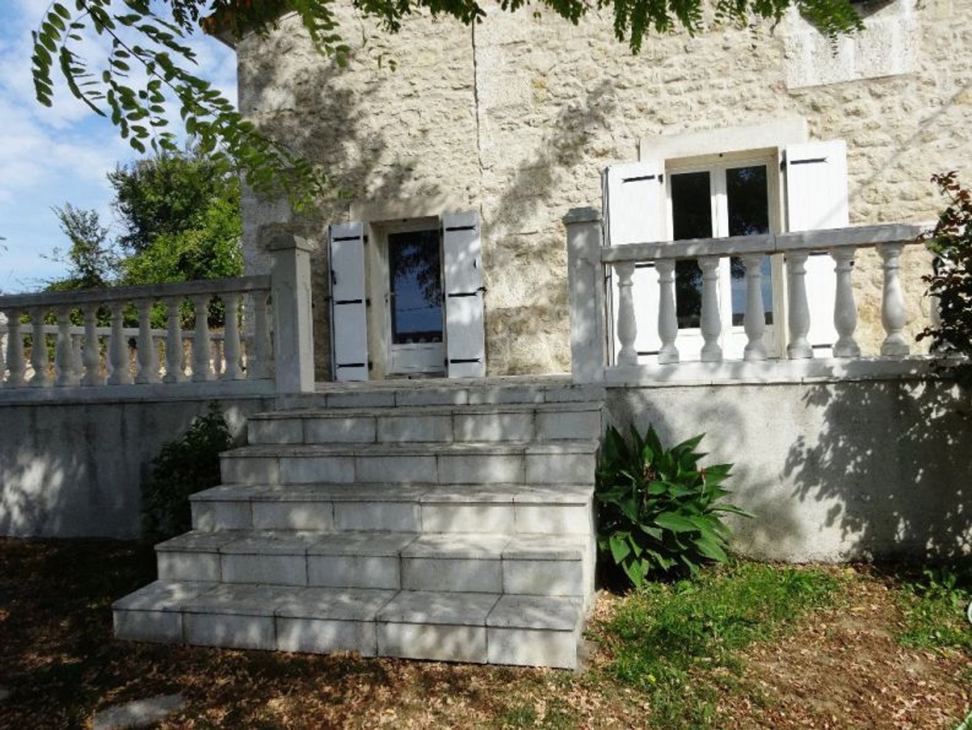 rumah dalam Angouleme, Nouvelle-Aquitaine 10098924