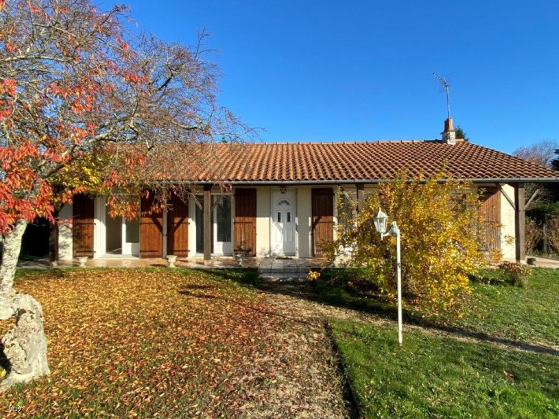 Huis in Condac, Nouvelle-Aquitanië 10098926