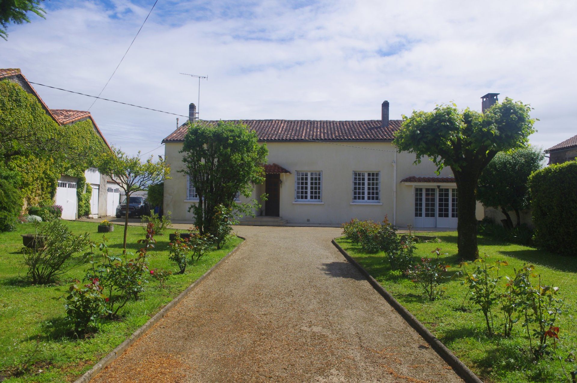 Talo sisään Verteuil-Sur-Charente, Poitou-Charentes 10099257