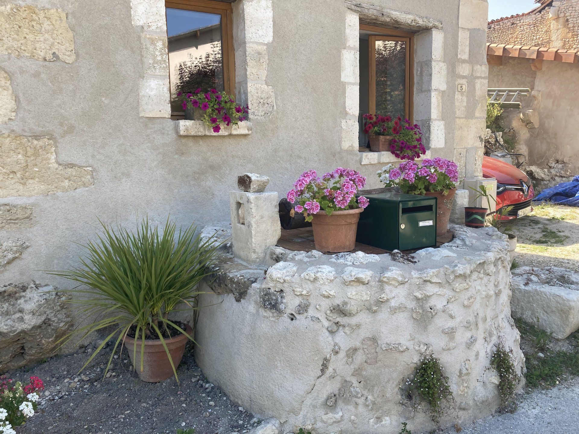 بيت في Aubeterre-sur-Dronne, Nouvelle-Aquitaine 10099258