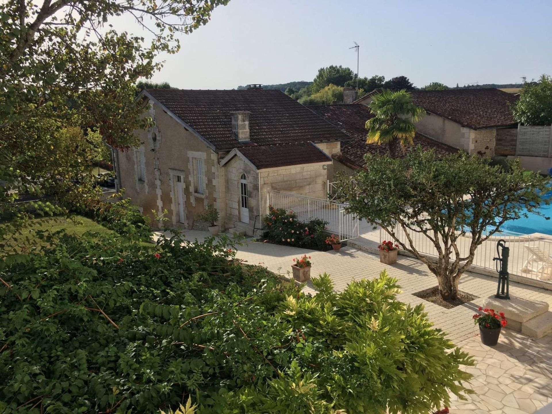 Dom w Montmoreau-Saint-Cybard, Poitou-Charentes 10099302