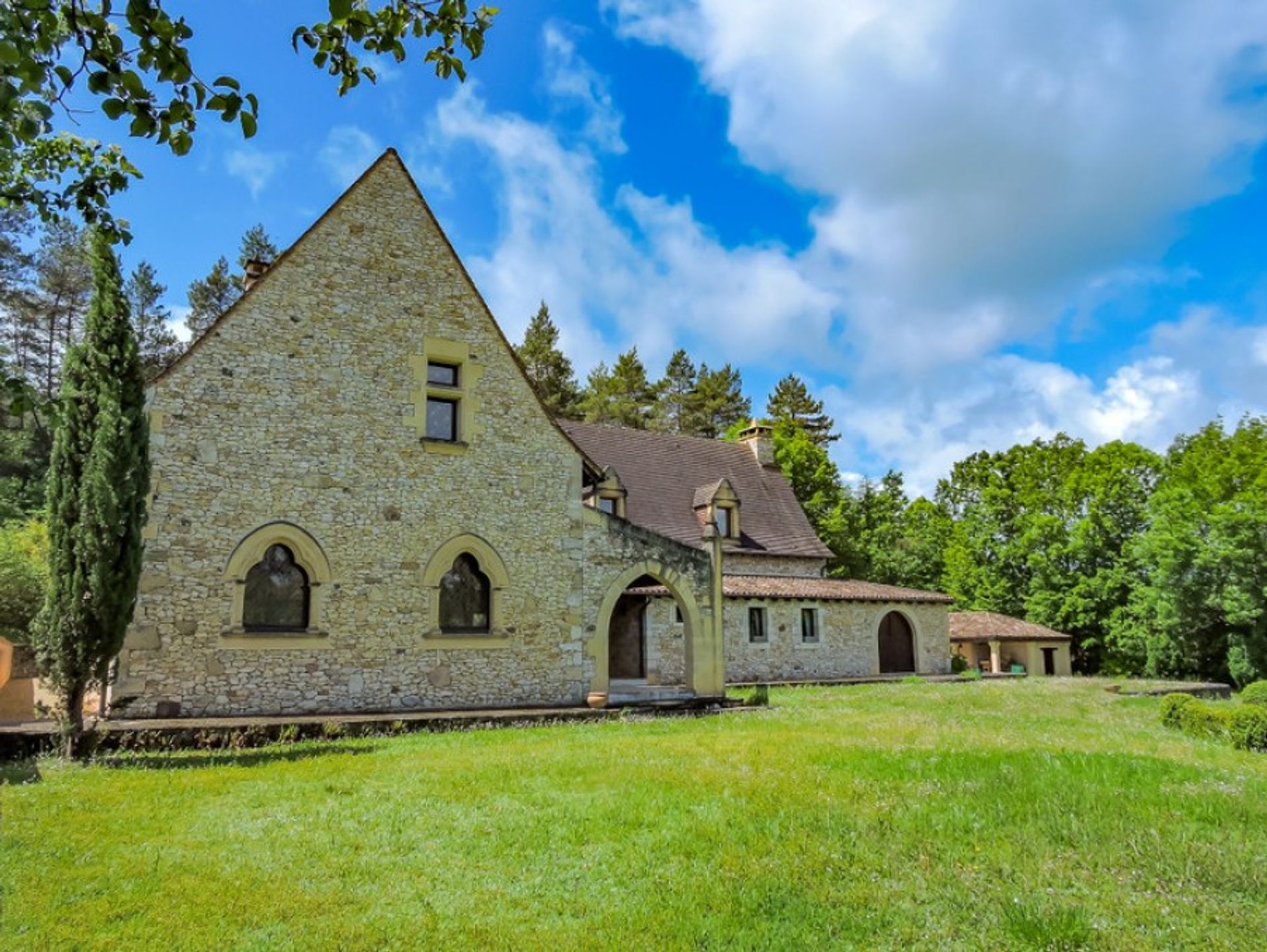 房子 在 Rouffignac-Saint-Cernin-De-Reilhac, Aquitaine 10099629