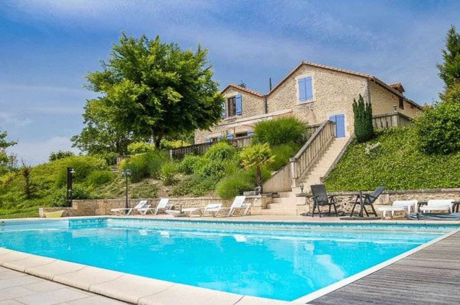 House in Salles-Lavalette, Nouvelle-Aquitaine 10100254