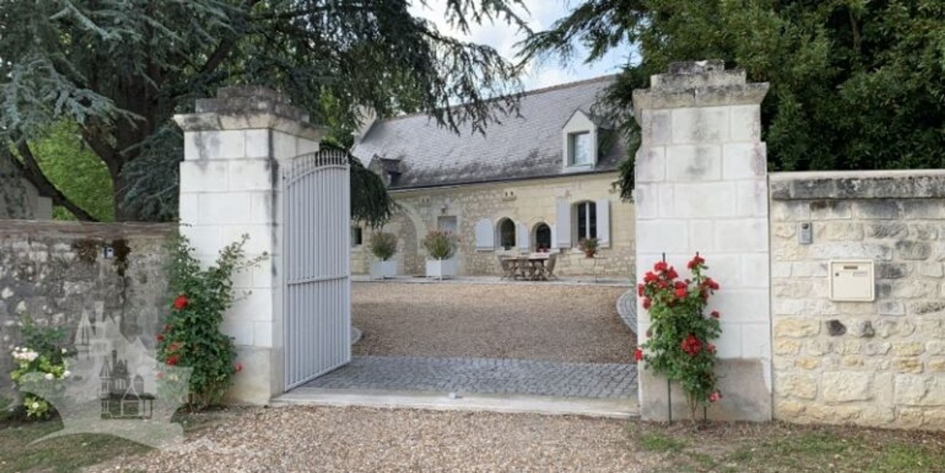 House in Chinon, Centre-Val de Loire 10100273