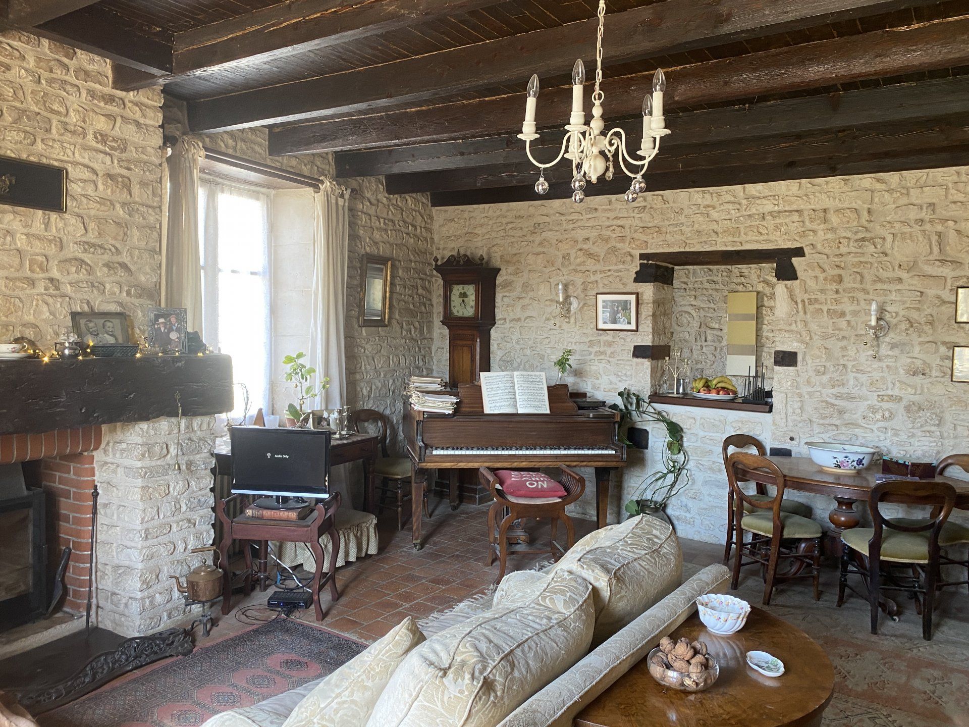 casa no Ruffec, Poitou-Charentes 10100463