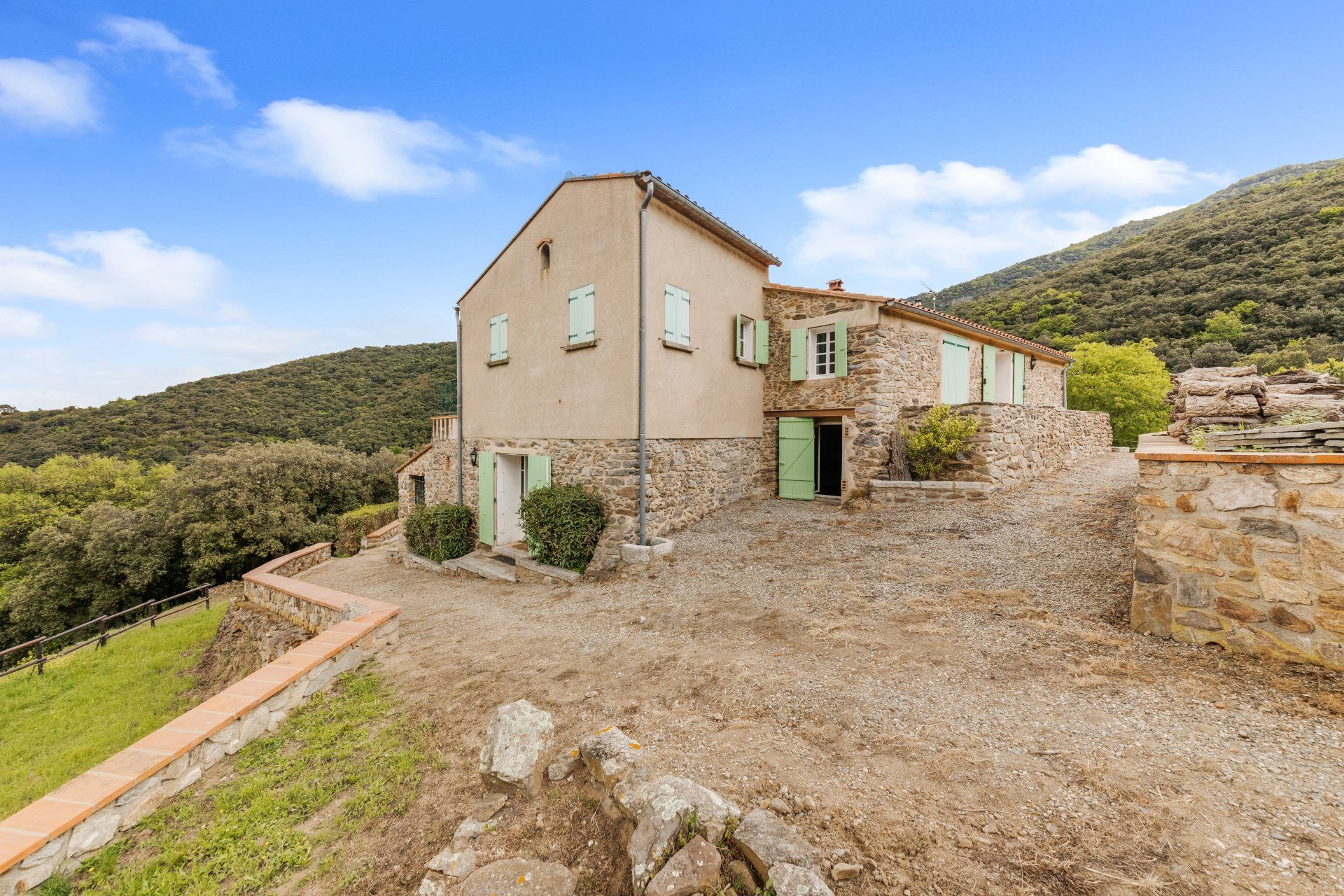 Talo sisään Villelongue-Dels-Monts, Languedoc-Roussillon 10100498