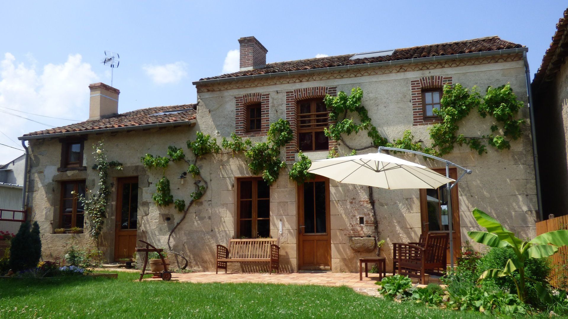 casa en Montmorillon, Nouvelle-Aquitaine 10100603