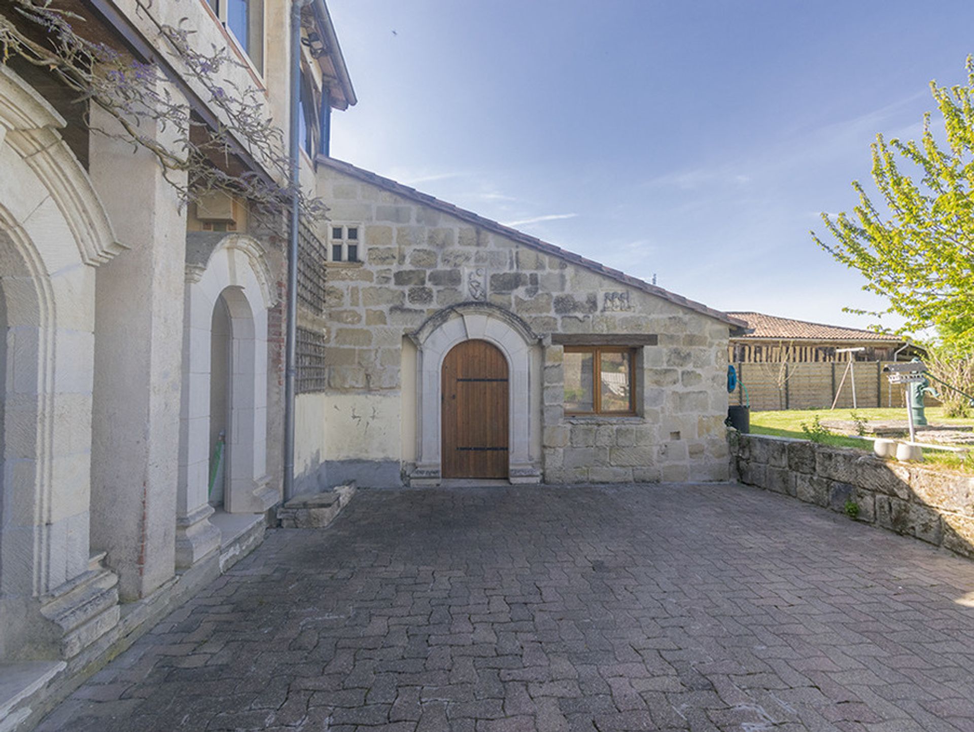 Casa nel Montignac-De-Lauzun, Aquitaine 10100657