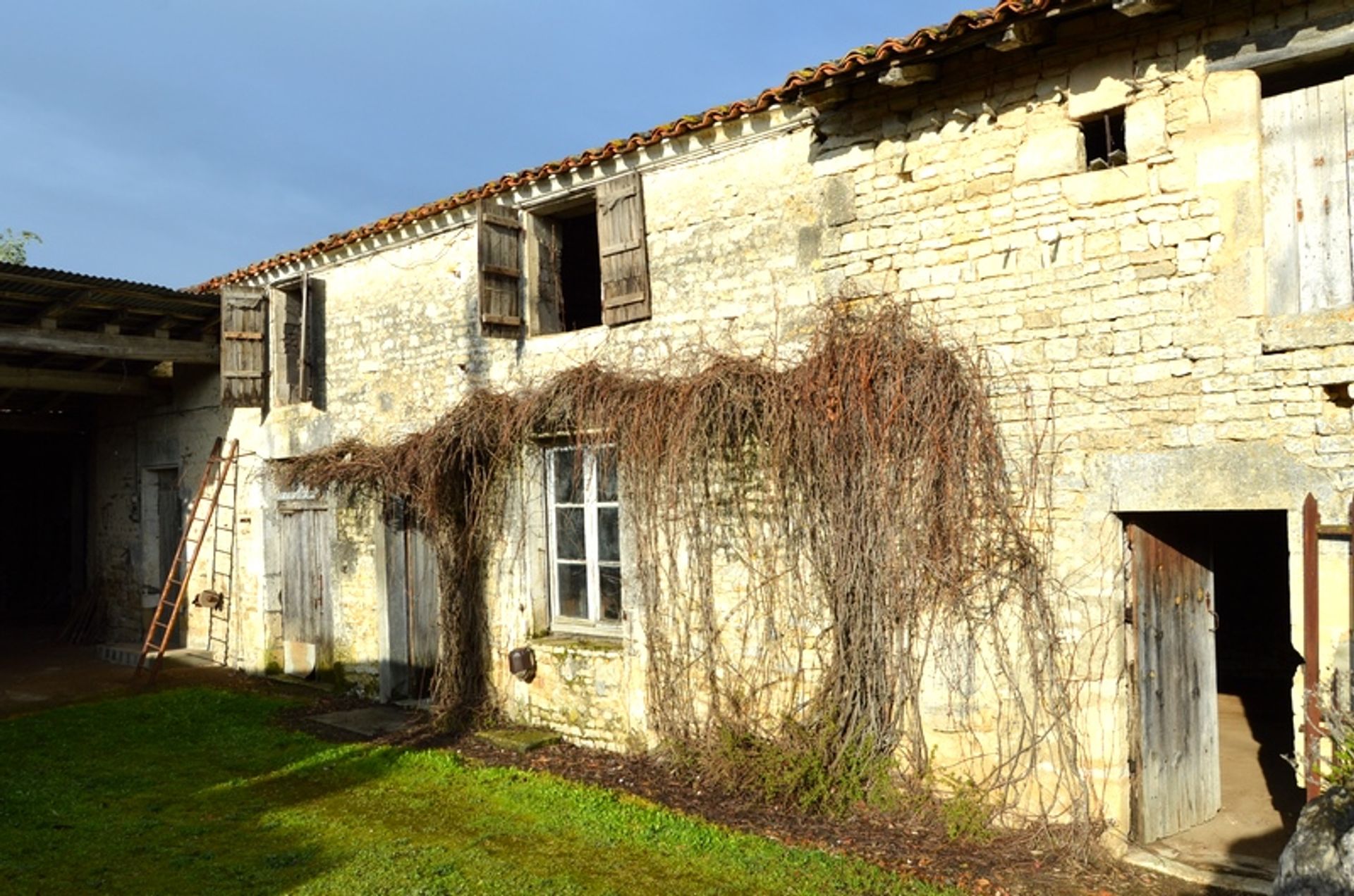 公寓 在 Oradour, Poitou-Charentes 10100826