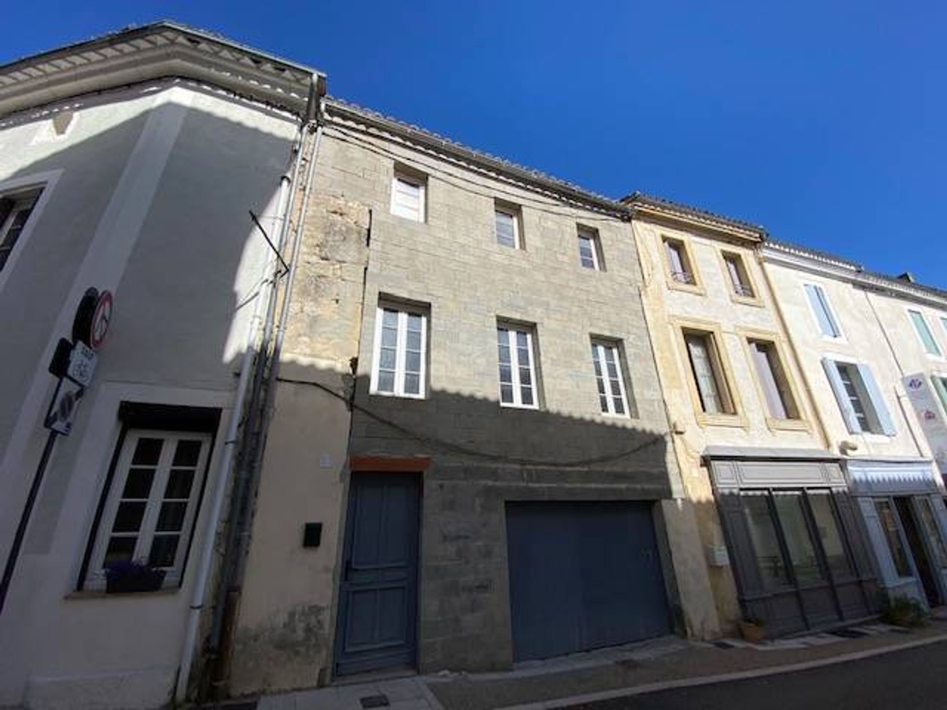 House in Lauzun, Nouvelle-Aquitaine 10100829