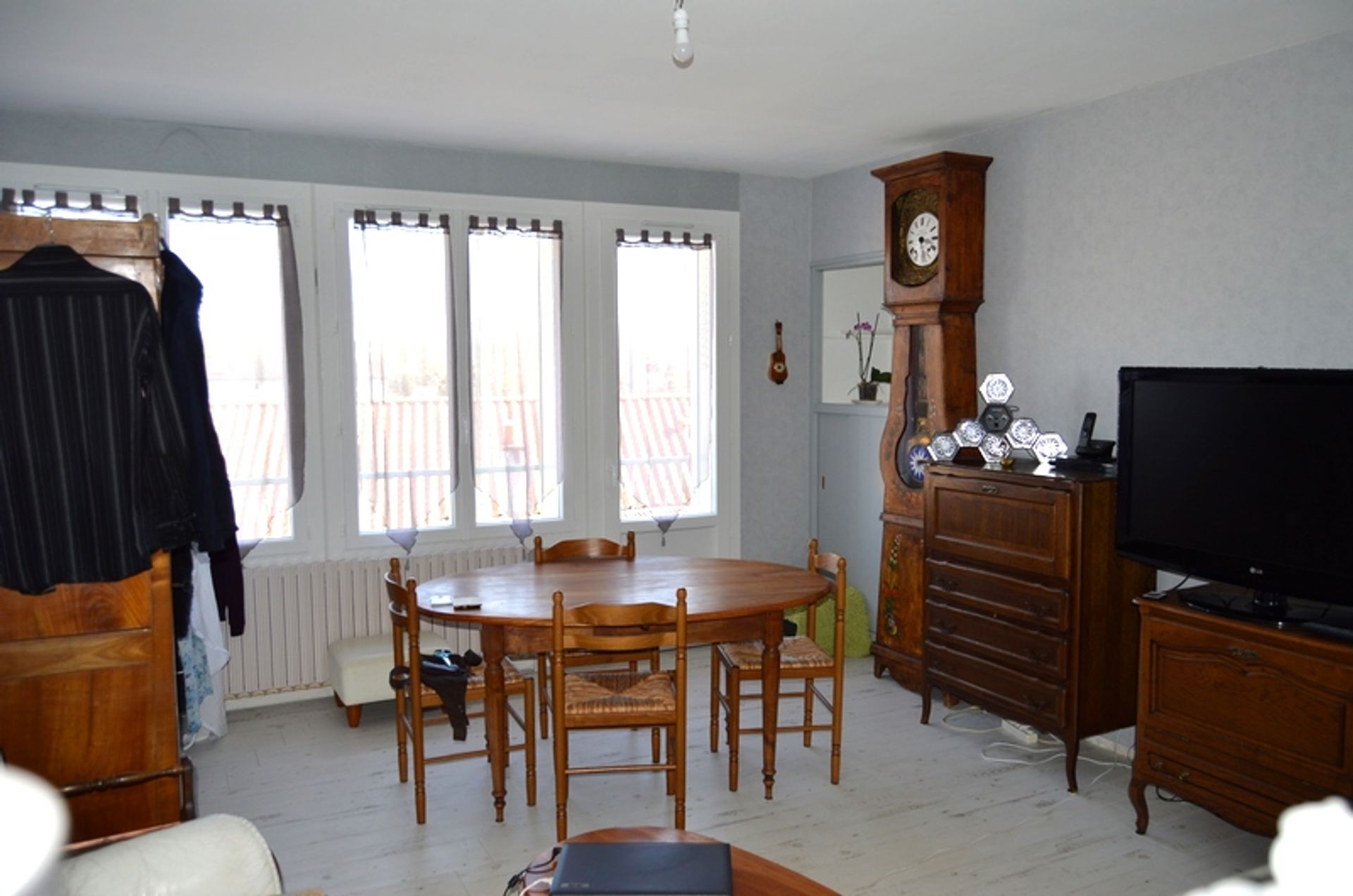 Condominium in Civray, Poitou-Charentes 10100870