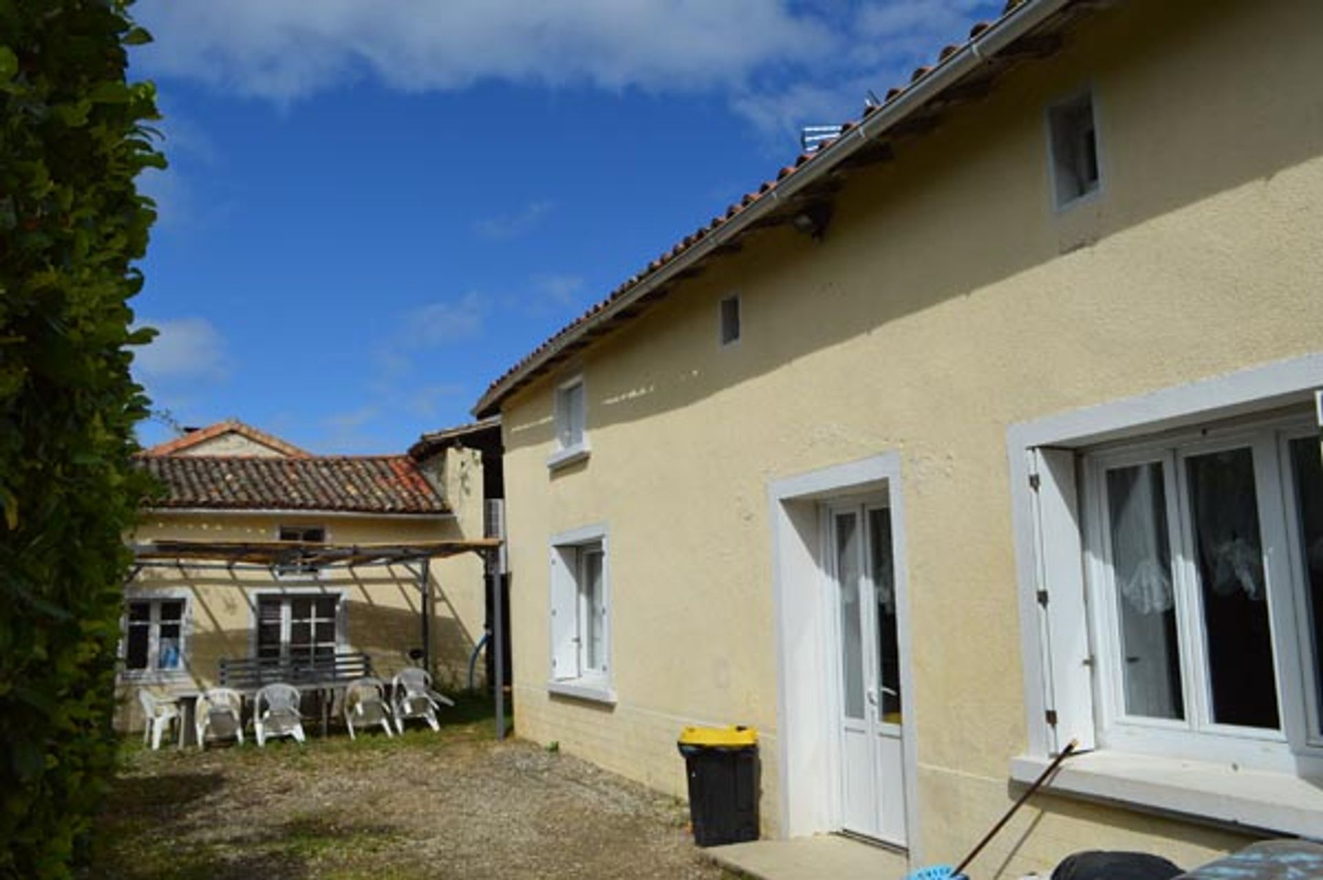 Condominio en Limalonges, Poitou-Charentes 10100881