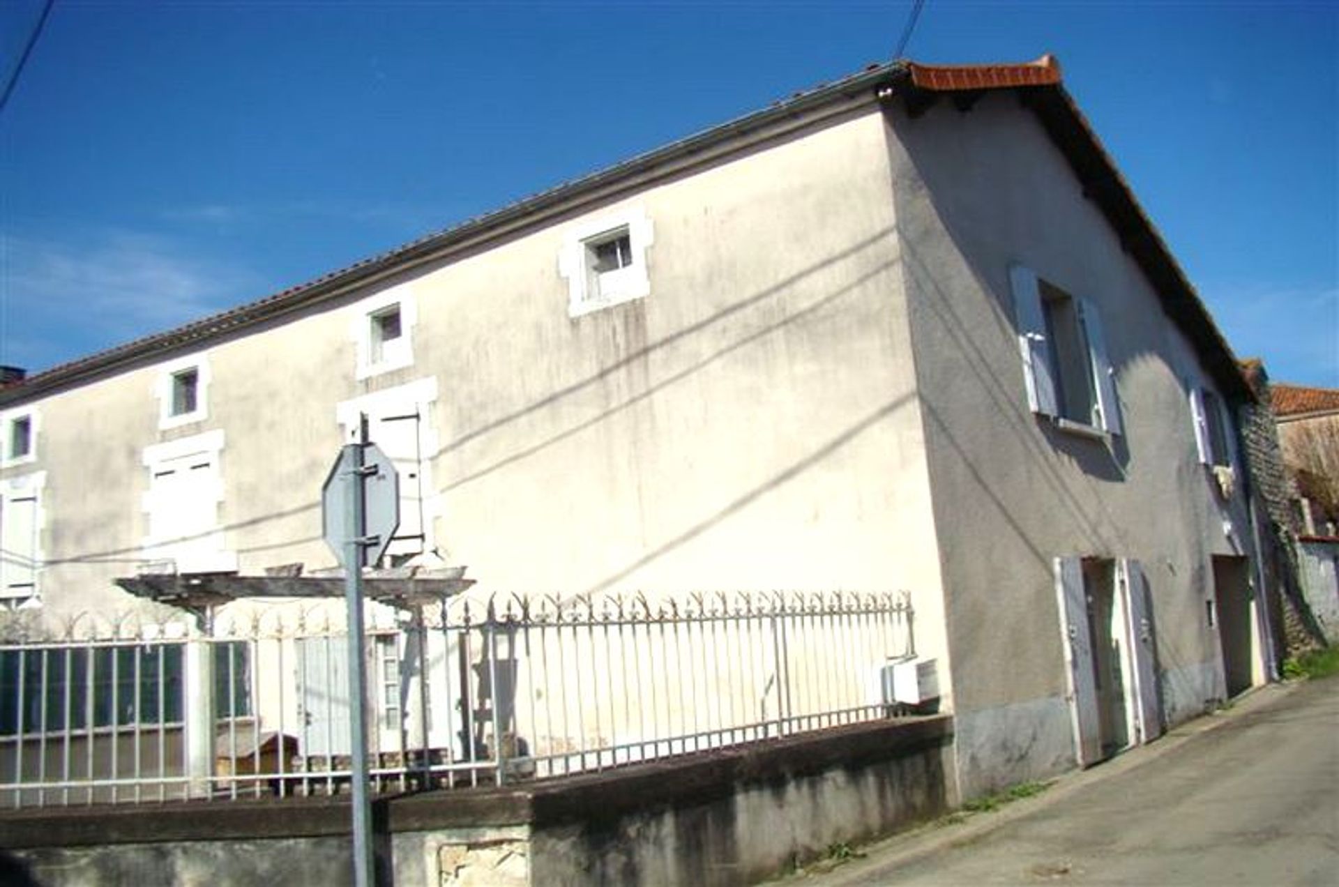 Condominium in Raix, Nouvelle-Aquitaine 10100885