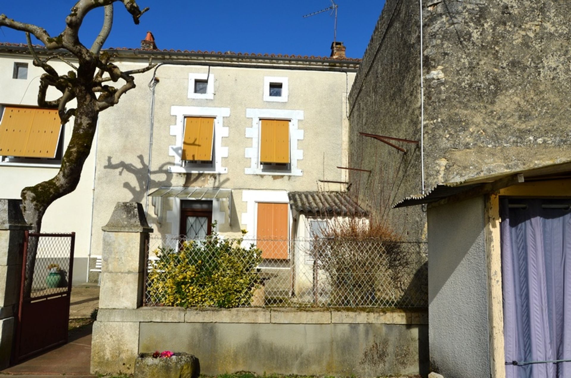 Condominium dans Aunac, Poitou-Charentes 10100940