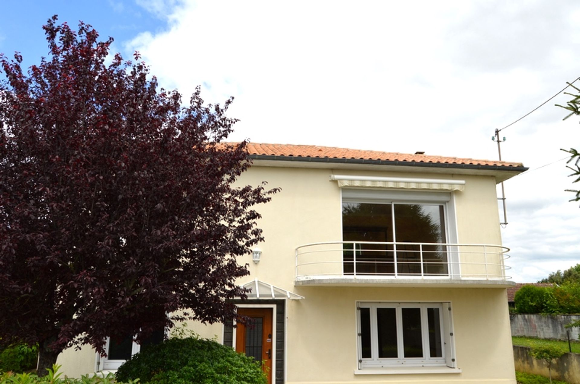 Condominium in Ruffec, Nouvelle-Aquitaine 10100964