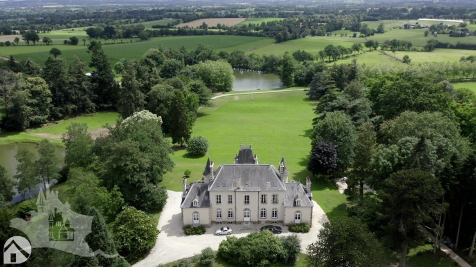 其他 在 Laval, Pays de la Loire 10100998