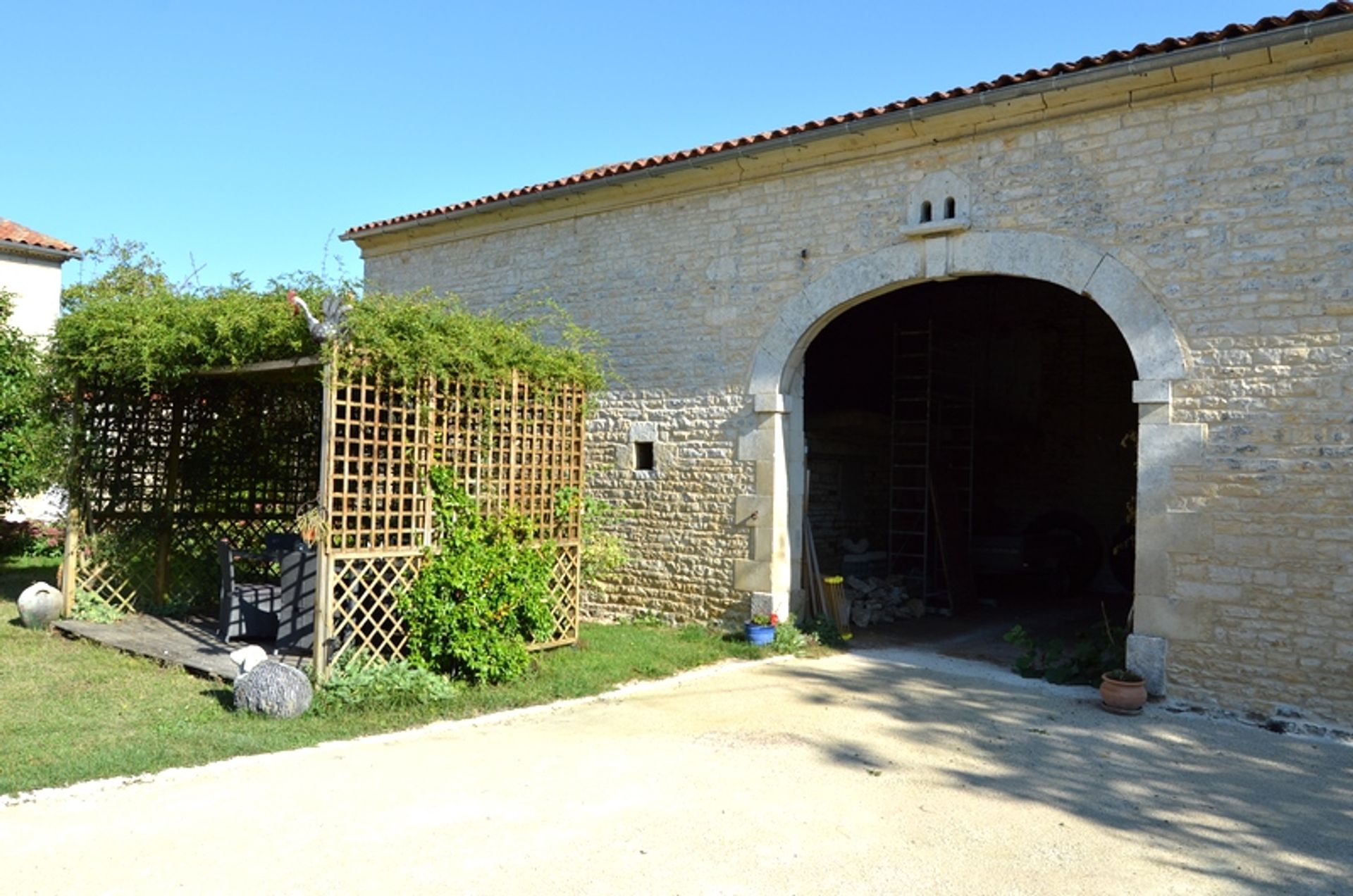 Αλλα σε Verteuil-sur-Charente, Poitou-Charentes 10101004