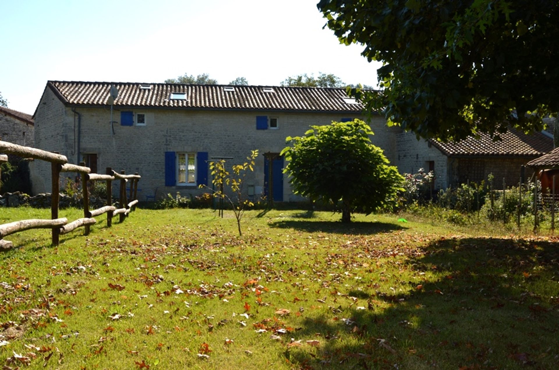 Muu sisään Verteuil-sur-Charente, Poitou-Charentes 10101004