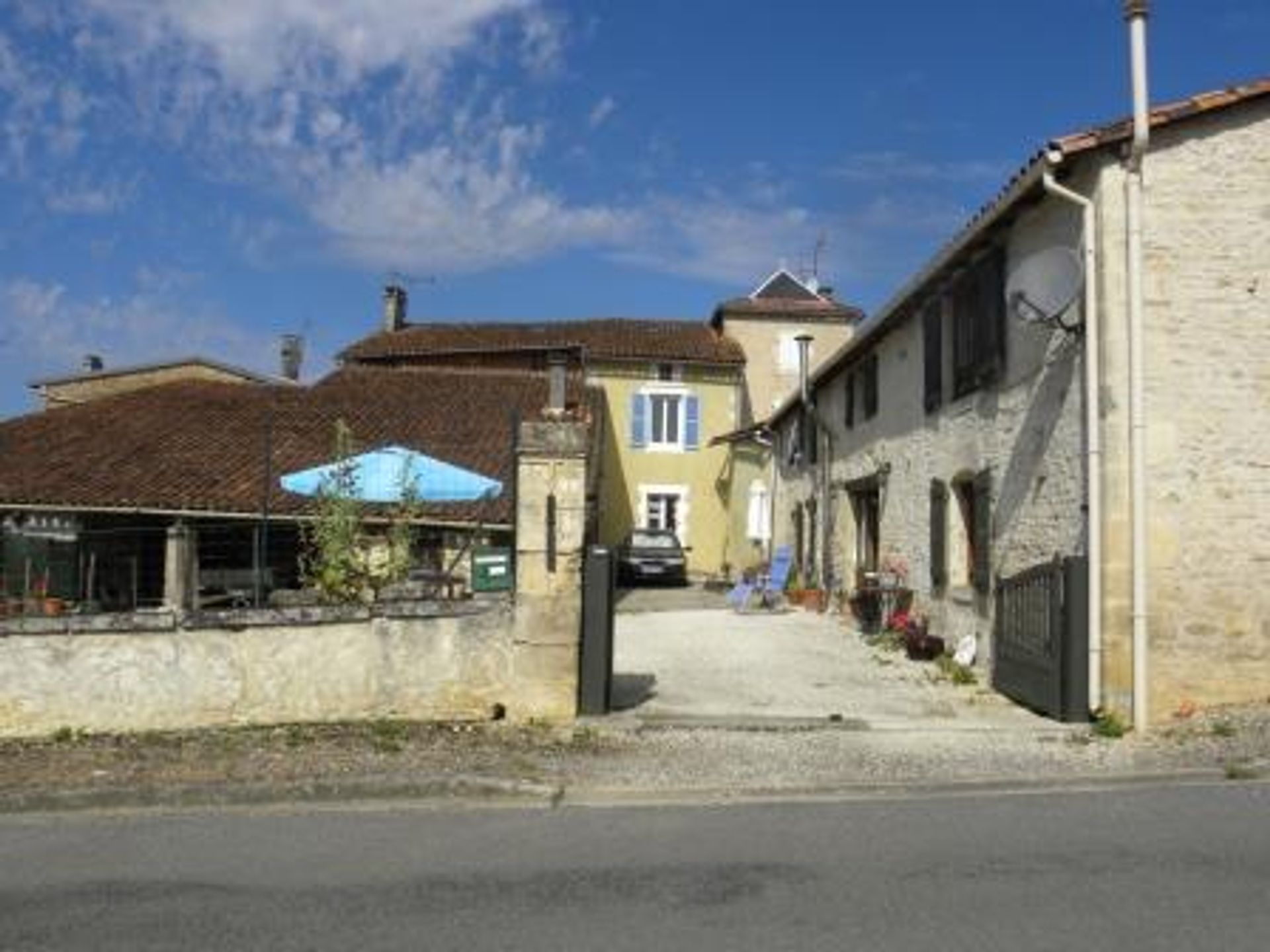 casa no Saint-Claud, Nouvelle-Aquitaine 10101094