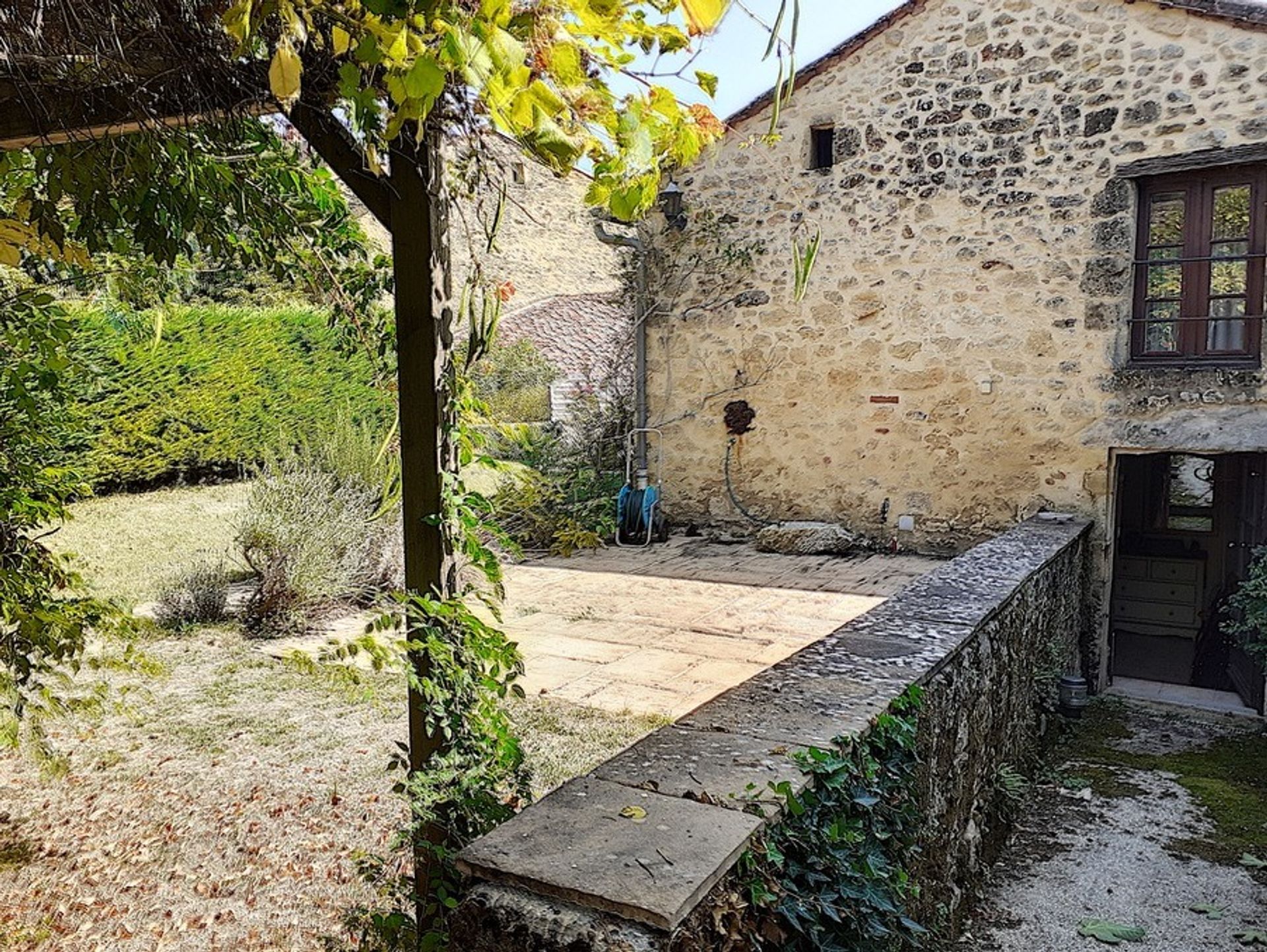 casa en Belves, Aquitaine 10101114